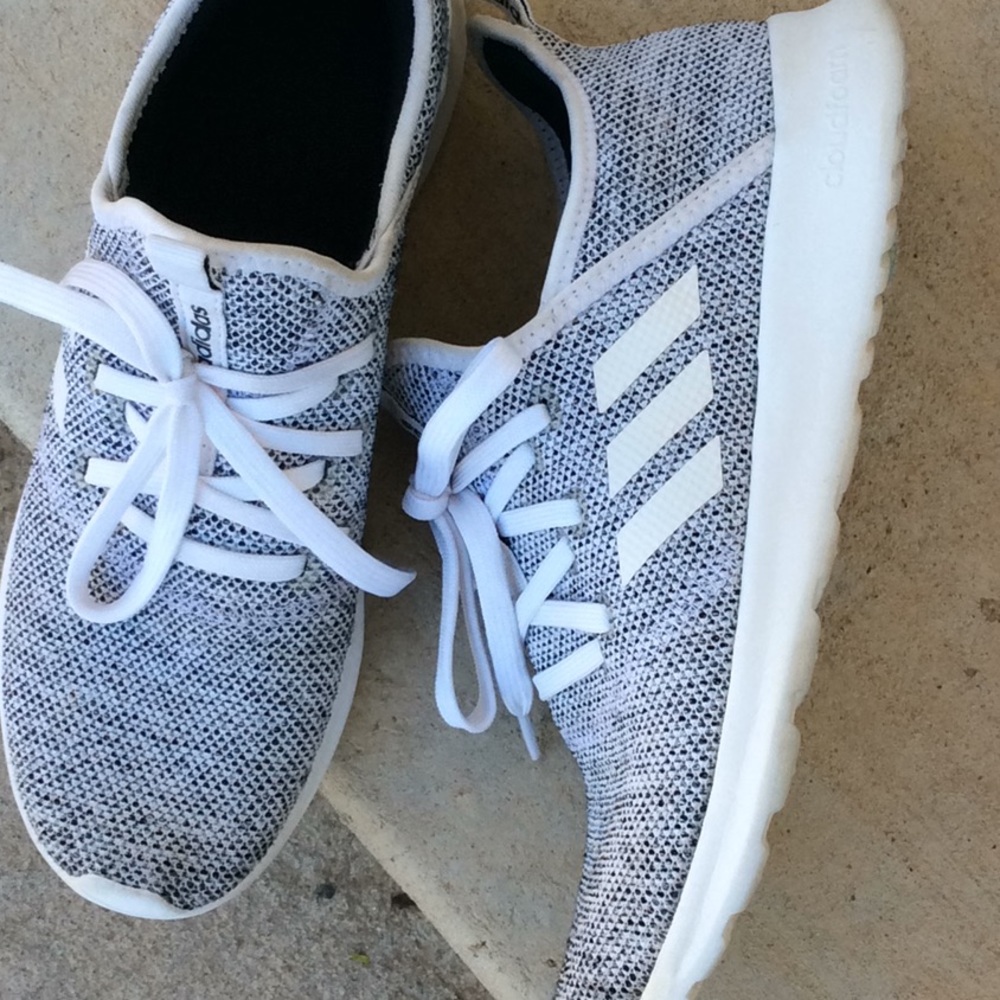 Adidas shoes sz 10 women’s